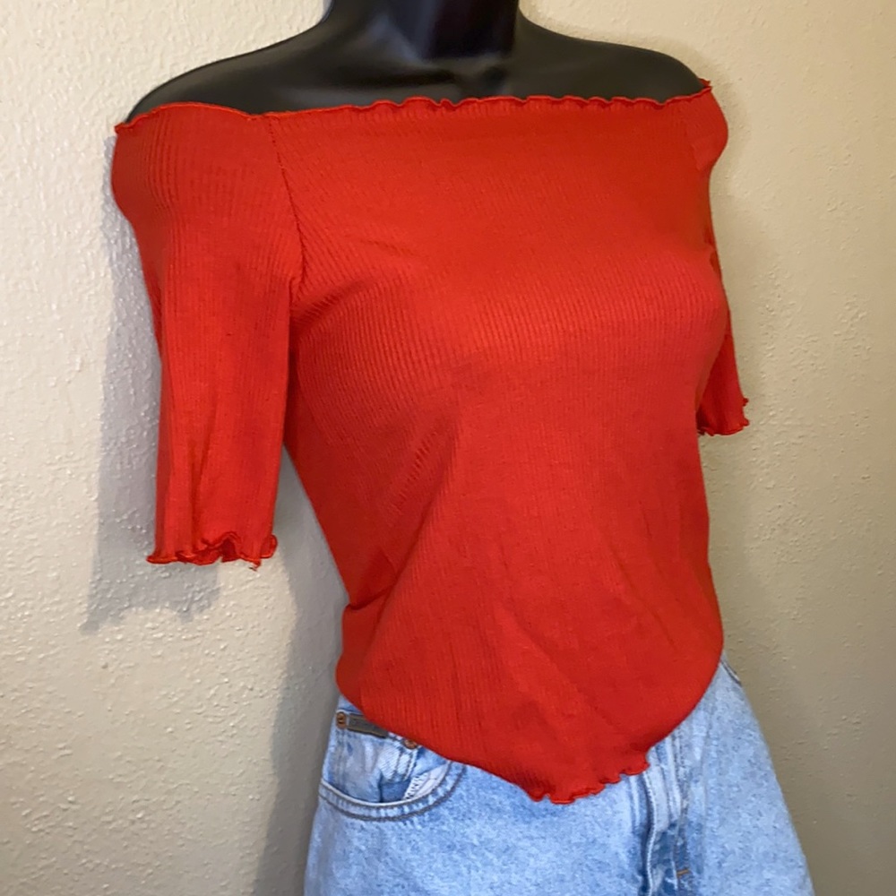 Red ruffle crop - Picture 2 of 2